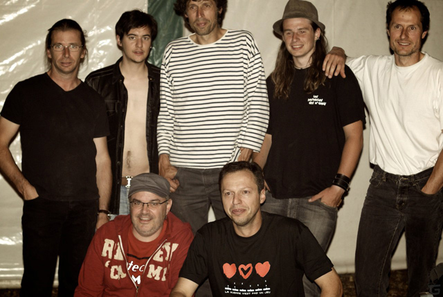 Le groupe en 2011 avec<br>Philippe, Tristan, Stéphane, Thibaut, Richard<br>Stéphane L. & Laurent